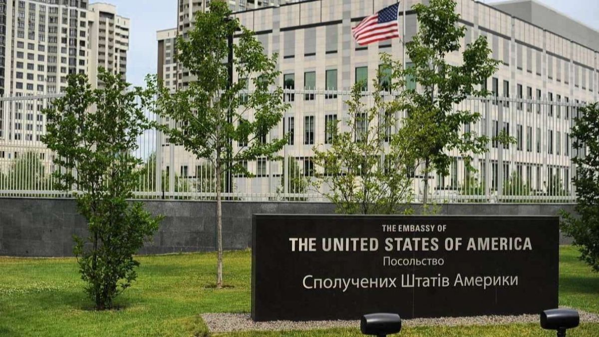 Після критики Зеленського посол США Брінк прямо назвала Росію винною в атаці на Київ