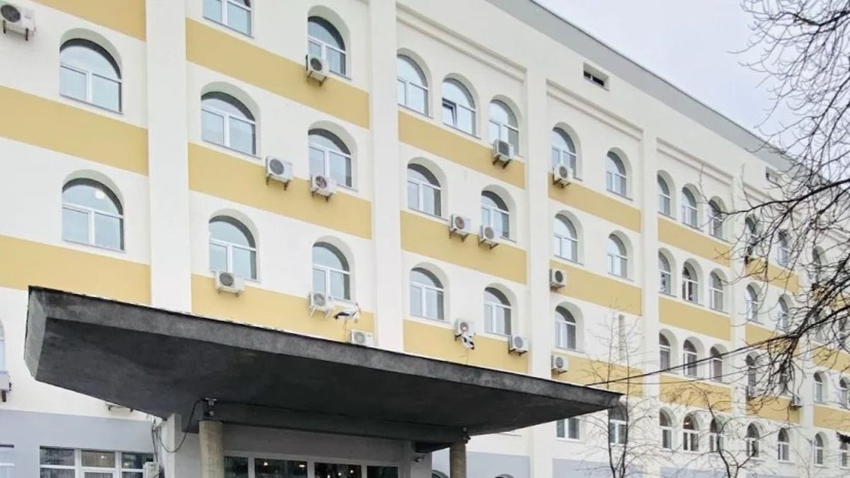 Будівля перинатального центру в Києві