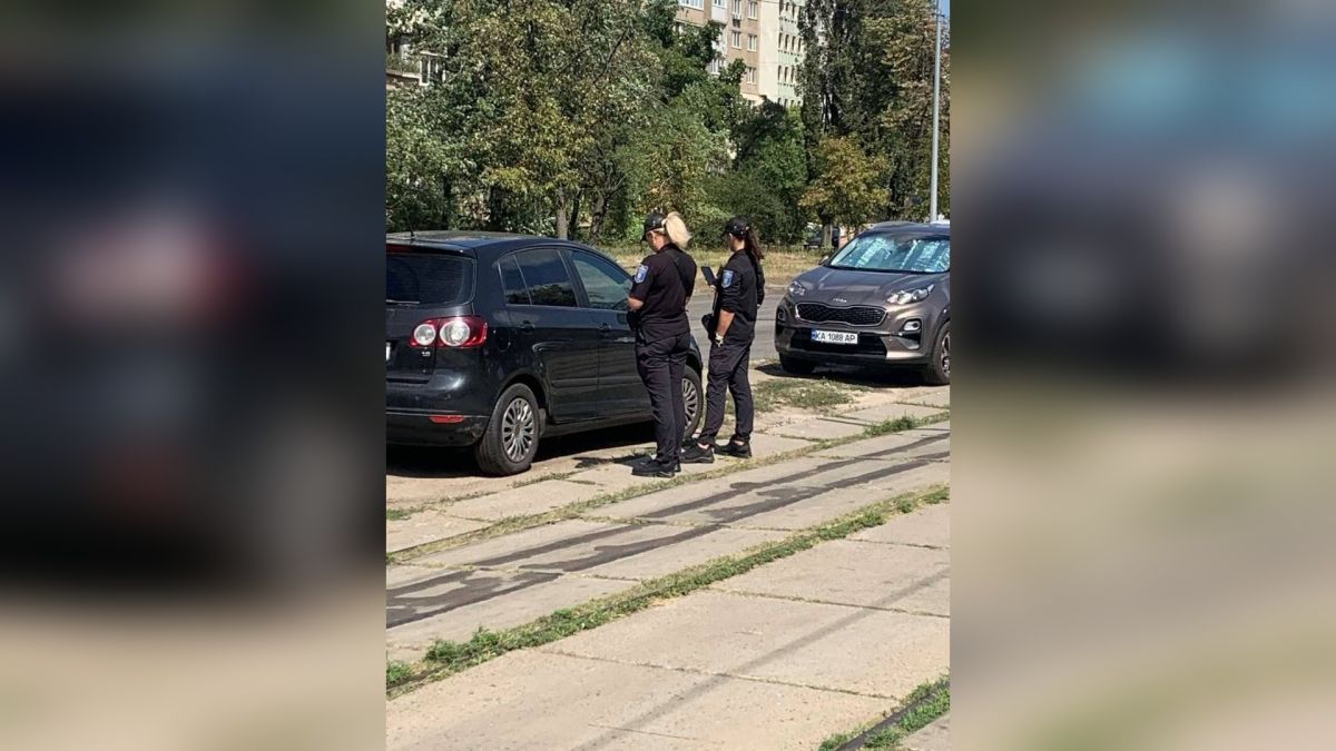 Інспектори з паркування фіксують порушення на тротуарі у Києві під час рейду 17–21 серпня — 286 постанов за тиждень