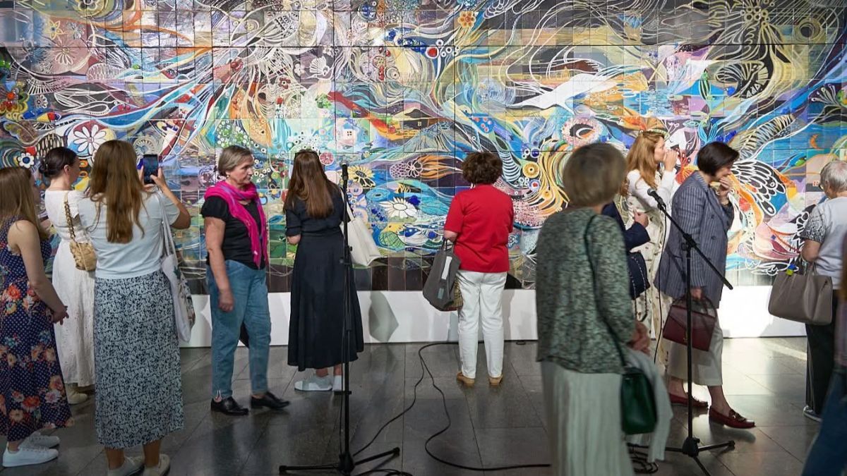 Керамічна поема про Полтавщину: вперше за 30 років експонують роботу Людмили Мєшкової