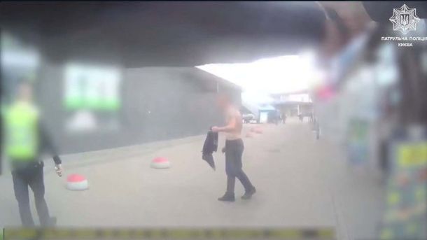 Кадр з відео патрульної поліції Києва — затримання порушника
