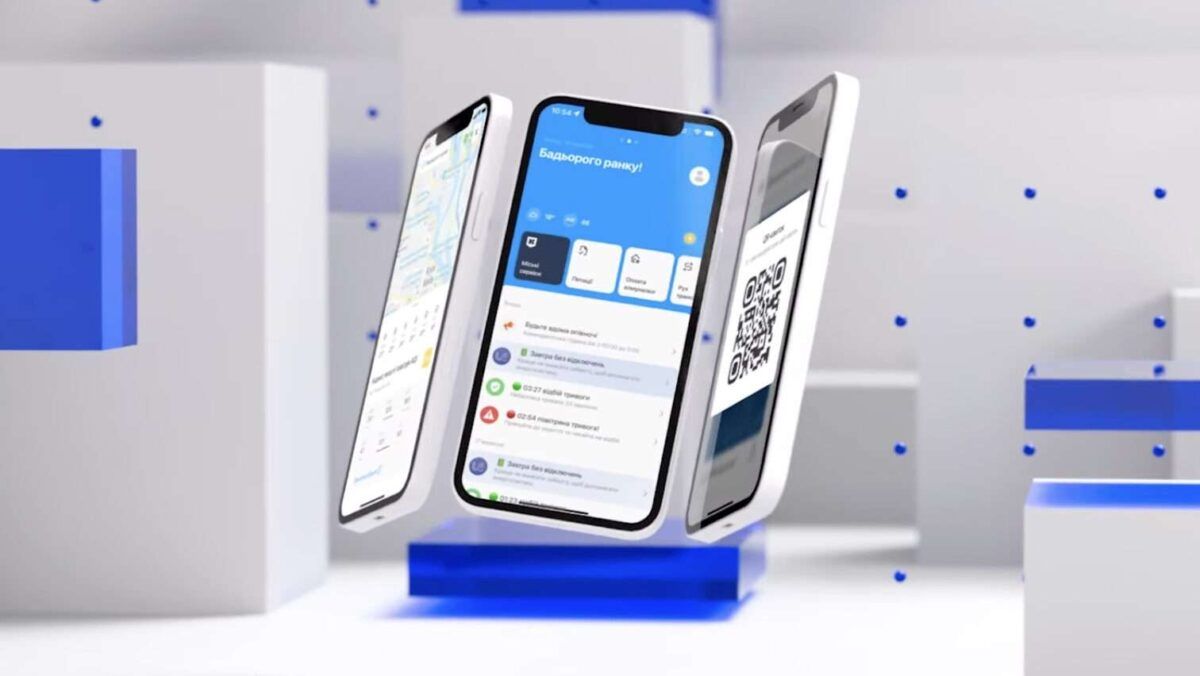 Мобільний додаток «Київ Цифровий» на екранах смартфонів із картами, послугами та QR-кодом