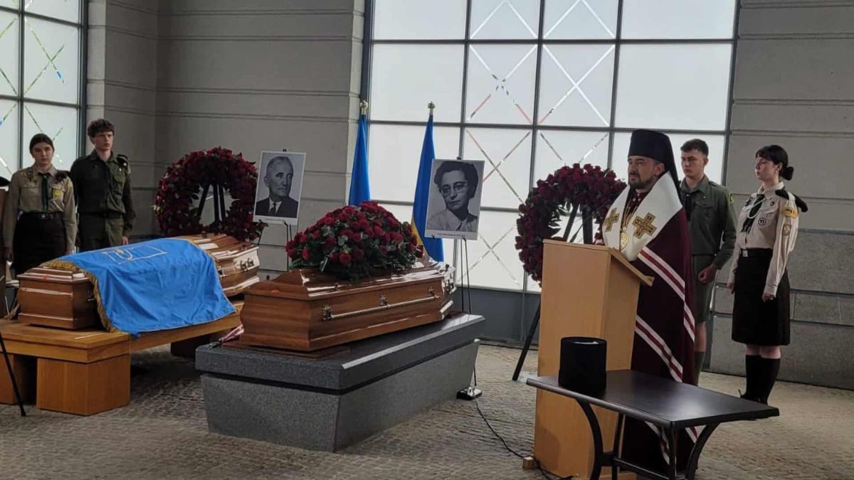 Урочиста церемонія перед поверненням праху полковника Андрія Мельника та Софії Федак-Мельник в Україну, Люксембург, 19 травня 2026 року