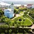 Аерофото зелених схилів Старокиївської гори з Андріївською церквою біля Пейзажної алеї у Києві, де планують підземний паркінг