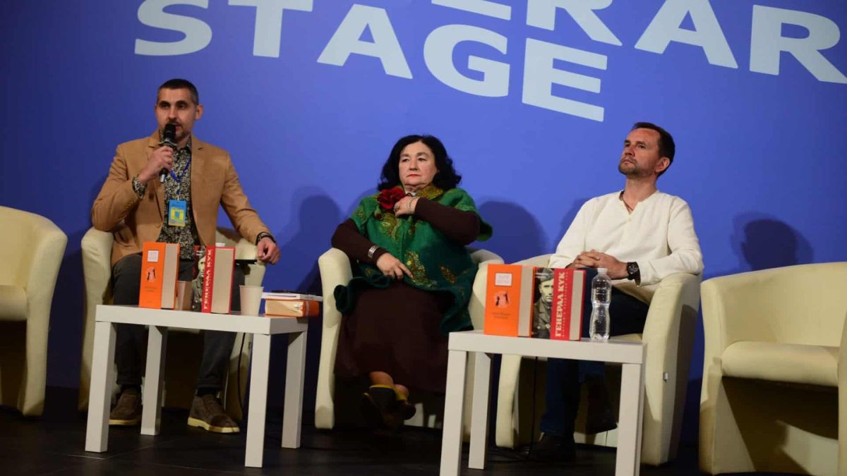 Дискусія на Literary Stage: Сергій Стуканов, Марія Матіос і Володимир В'ятрович на Книжковому Арсеналі 2026