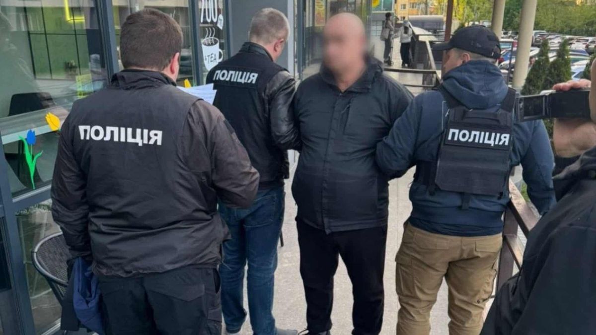 На Київщині затримали організатора втечі за кордон за 18 000 євро Поліція Київщини затримала 64-річного організатора незаконного переправлення військовозобов'язаних за кордон за 18 000 євро