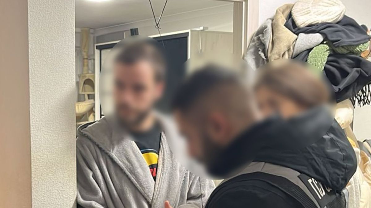 Правоохоронець і підозрюваний