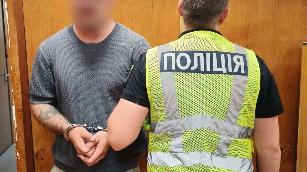 Двох військовослужбовців взяли під варту за вбивство киянина на Набережному шосе Набережне шосе в Києві — місце, де двоє підозрюваних побили 45-річного чоловіка до смерті під час конфлікту вночі