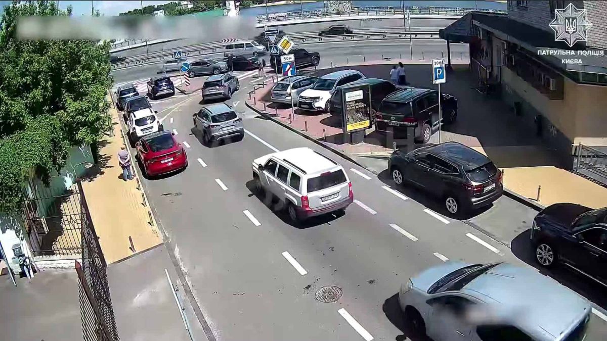 П'яний водій Audi в'їхав у припарковане авто в Подільському районі: 3,54 проміле Місце ДТП у Подільському районі Києва — п'яний водій Audi врізався у припаркований Hyundai