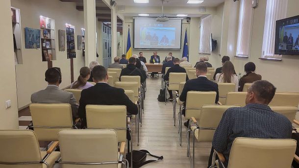Круглий стіл щодо розморожування російських активів на користь України за участі 13 експертів