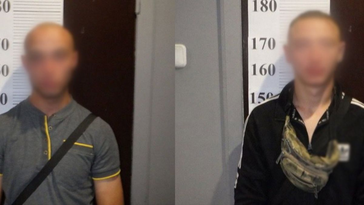 Поліцейські НПУ затримали двох братів за розбійний напад у переході біля метро Лісова у Деснянському районі Києва