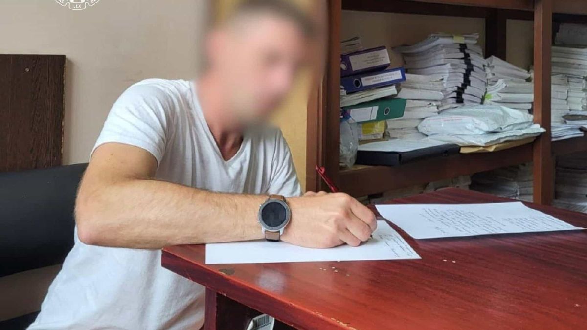 Службовця КНУТКіТ у Києві підозрюють у переплаті 600 тис грн за обладнання Службовець університету Карпенка-Карого у Києві підозрюється у переплаті понад 600 тис. грн за проєкційне обладнання для театру