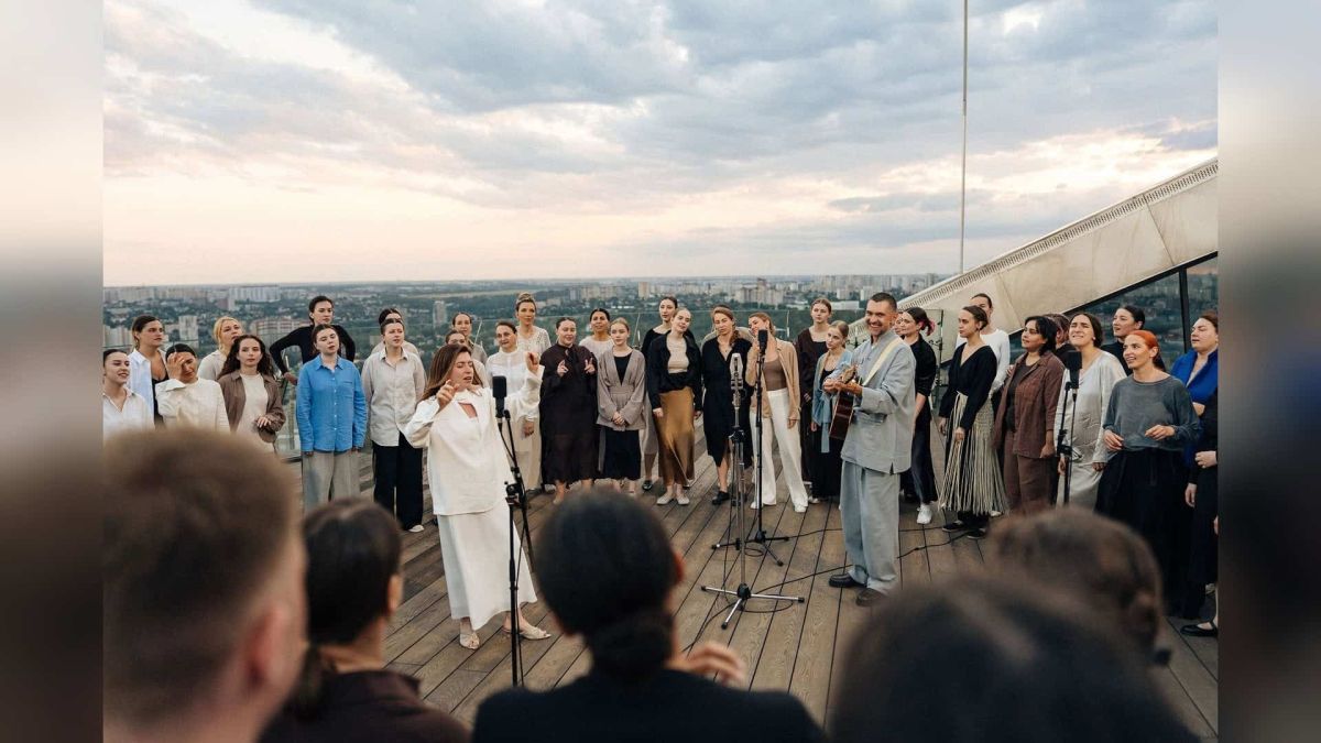 BAH.ROMA і 100 хористів Києва переспівали «На глибині» BAH.ROMA і 100 хористів Києва переспівали «На глибині»
