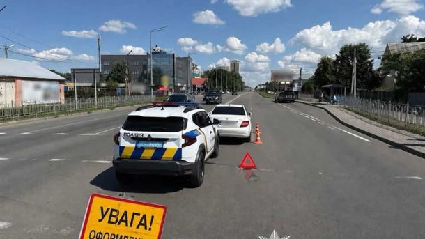 Пожежа у 6-поверховій будівлі на Солом'янці: уражено три райони міста Місце ДТП у Броварах, де Mercedes збив 69-річну пішохідку на пішохідному переході зі світлофором