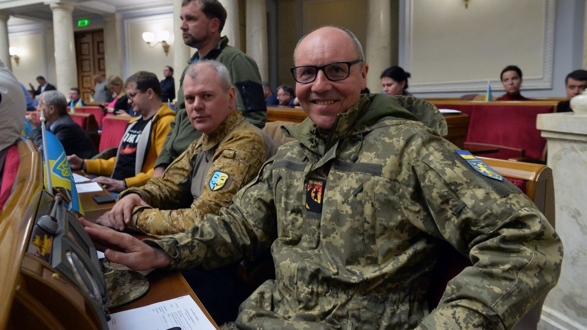 Андрій Парубій у парламенті України у день сесії Верховної Ради