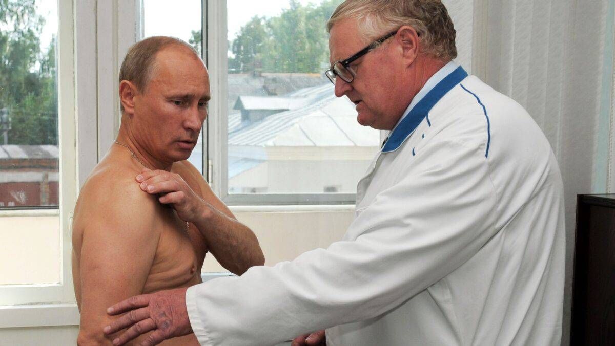 Володимир Путін на прийомі в лікаря