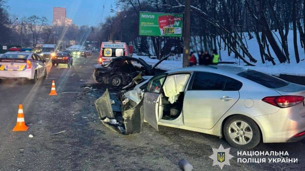 Два пошкоджених автомобілі внаслідок ДТП