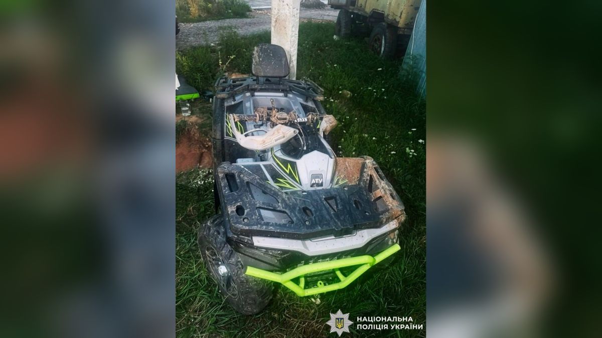 Місце смертельної аварії у селі Петропавлівська Борщагівка Бучанського району, де 15-річна дівчина загинула за кермом квадроцикла