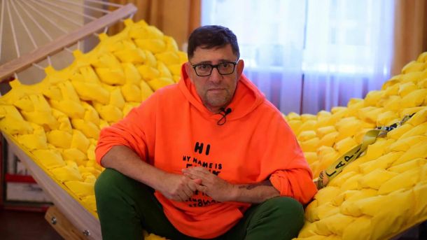 Ігор Харченко. Велика дипломатія незалежної України Гарік Корогодський — підприємець і засновник фонду «Життєлюб» під час інтерв'ю для Kyiv.News
