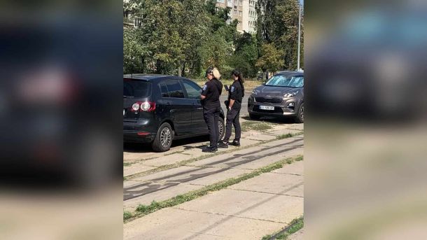 Інспектори з паркування фіксують порушення на тротуарі у Києві під час рейду 17–21 серпня — 286 постанов за тиждень