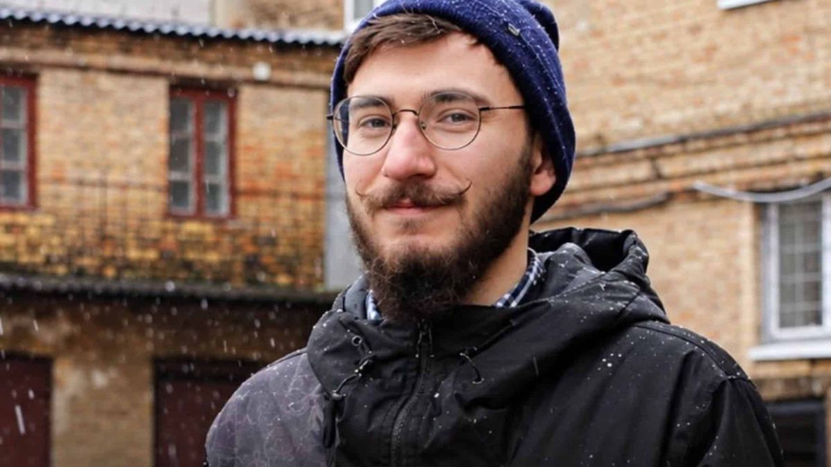 Захист ветерана, затриманого в Голосіївському р-ні, заявив про тиск Ветеран і громадський активіст Любомир Дмитришин, якого затримали після протестів проти теплотраси на Теремках у Києві