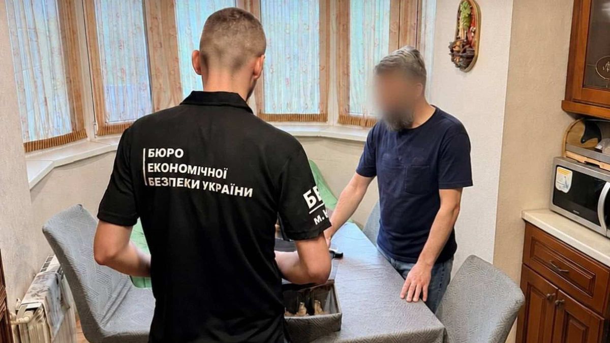 БЕБ викрило розкрадання 71 млн грн на неякісних пайках для ЗСУ Детективи БЕБ під час слідчих дій у справі про розкрадання 71 млн грн на неякісних пайках для ЗСУ