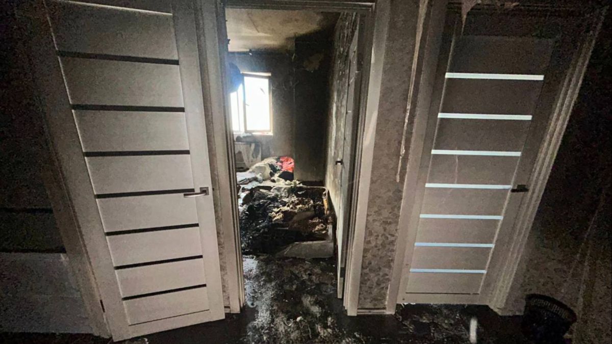 Наслідки пожежі в квартирі багатоповерхівки в Софіївській Борщагівці Бучанського району