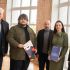 Учасники заходу в Національному музеї історії України під час презентації артефактів армії УНР, повернених з Канади, 30 квітня 2026 року