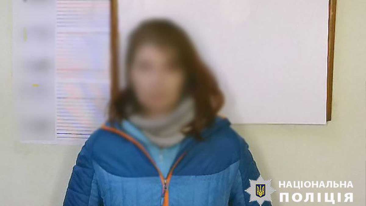 У Києві жінка підпалила двері сусідам і влаштувала бійку з поліцейським — їй загрожує до 10 років тюрми