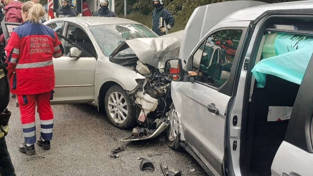 Смертельне ДТП біля Макарова: загинули двоє у Mazda