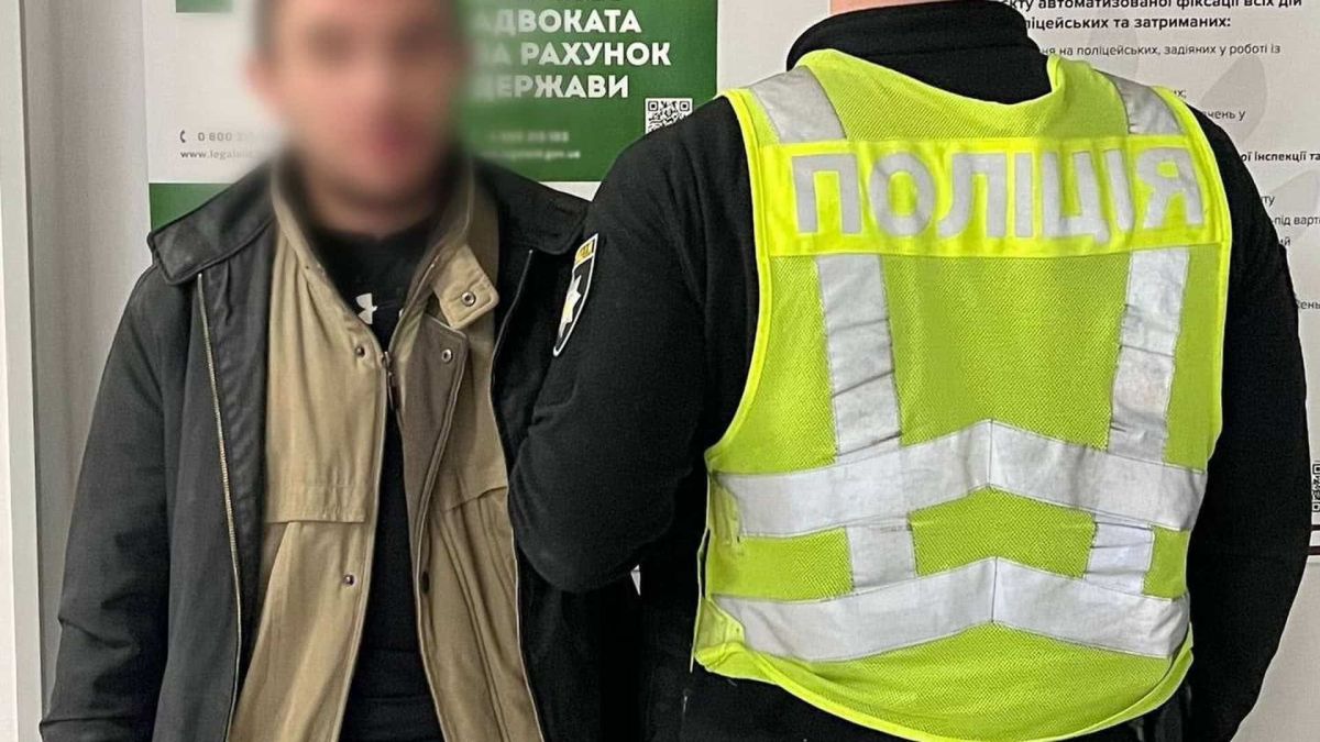 Грабіжник у Голосієві отримав 6,5 року за спробу вкрасти сумку