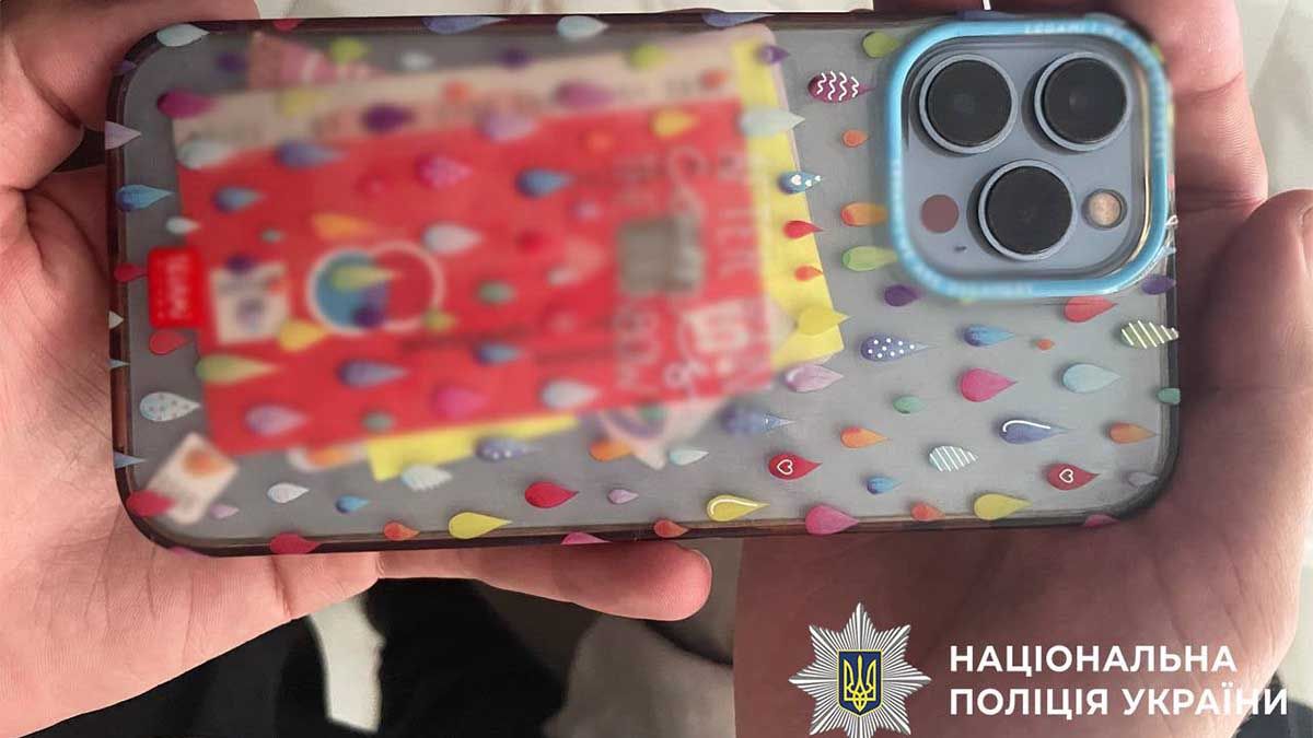 У Києві іноземець пограбував студентку посеред вулиці: затриманий правоохоронцями