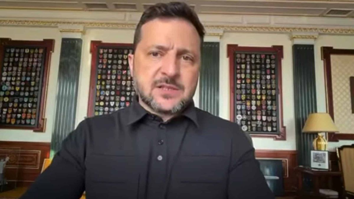 Президент Володимир Зеленський під час відеозвернення заявив, що РНБО розгляне посилення відповідальності систематичних порушників ПДР
