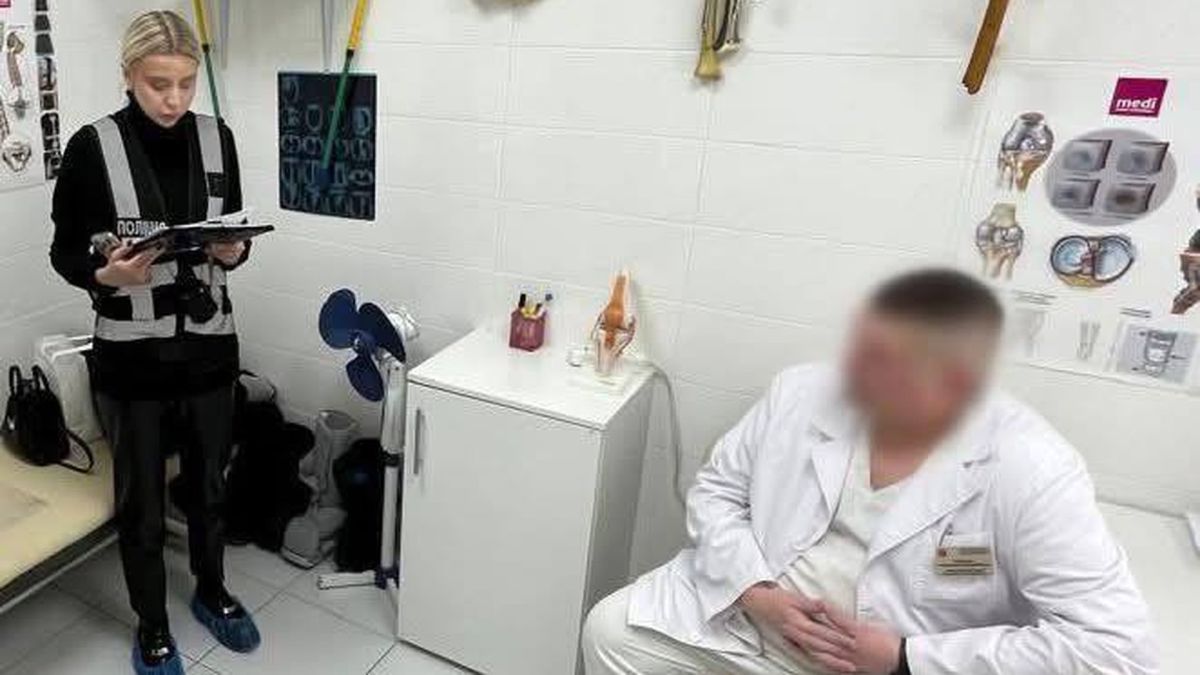 Київський лікар постане перед судом за вимагання 30 000 грн у пораненого бійця