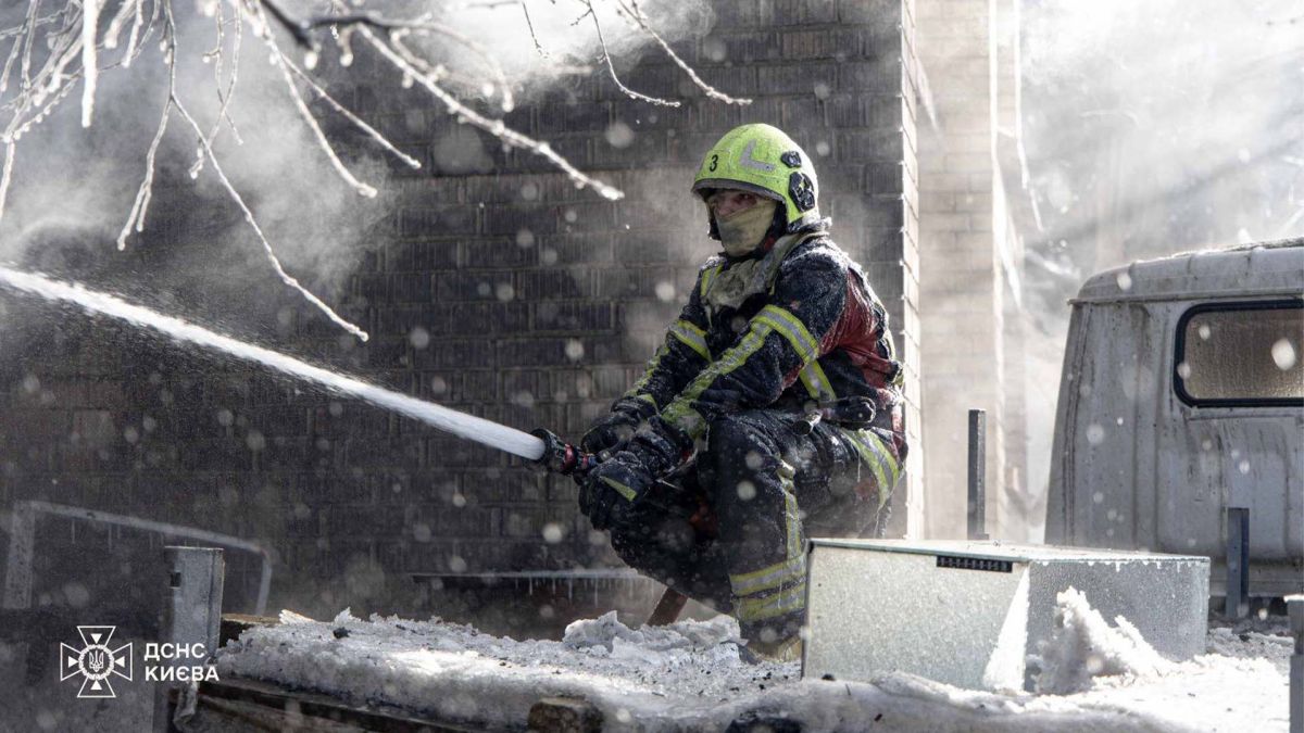 Пожежа на Солом'янці: двоє жінок отримали опіки Пожежа на Солом'янці: двоє жінок отримали опіки