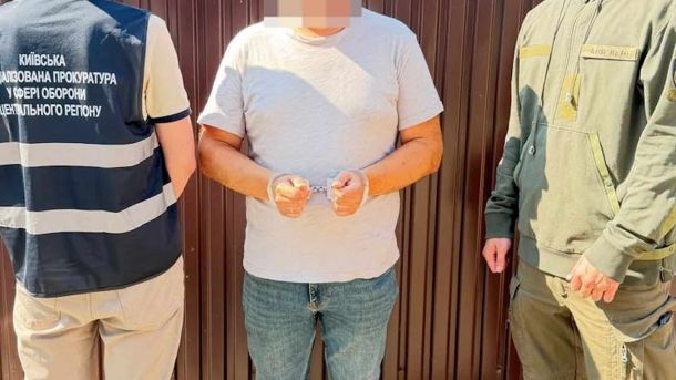 Удар по Київщині: двоє постраждалих, сім складів пошкоджено або знищено Руїни житлової забудови у Вишневому після ракетного удару РФ: 7 загиблих, 13 гектарів знищено, двох посадовців затримано