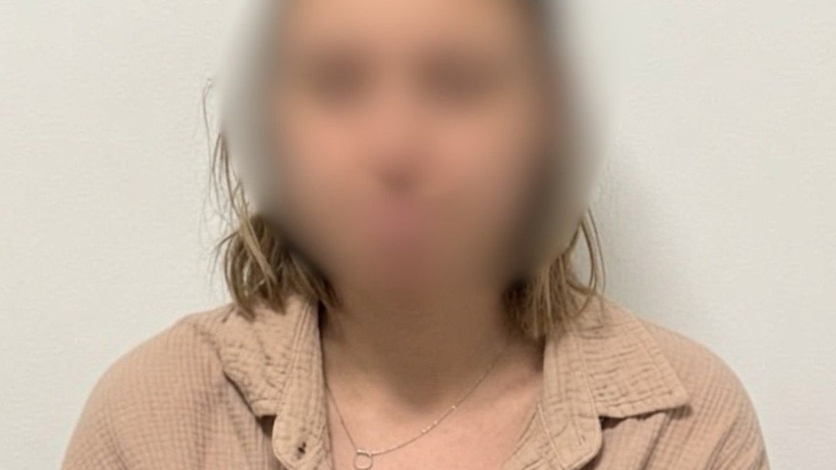 Підозрювана 23-річна киянка виготовляла фальшиві медичні довідки для відстрочки від мобілізації, якими скористалися 7 осіб