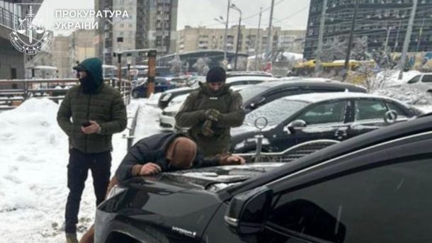 Двох киян судитимуть за напад на військового в Голосієві, їм загрожує 15 років Двох киян судитимуть за напад на військового в Голосієві, їм загрожує 15 років