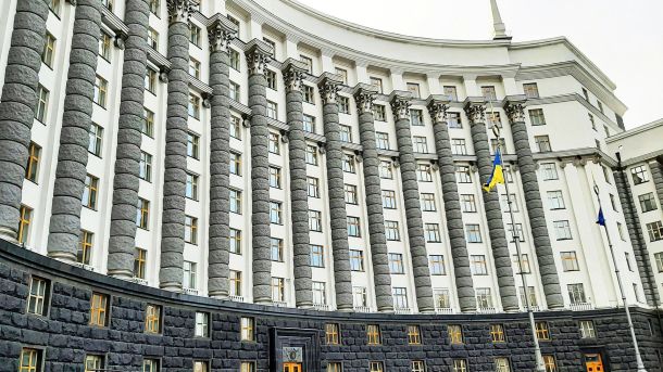 Суд відмовив прокуратурі заборонити будівництво на пам’ятках Подолу Будівля Кабінету міністрів України в Києві