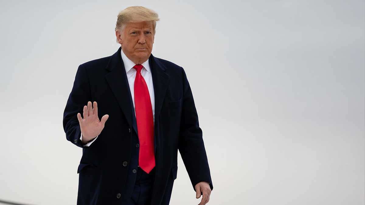 Трамп викликав обурення своєю поведінкою на похороні Папи Франциска