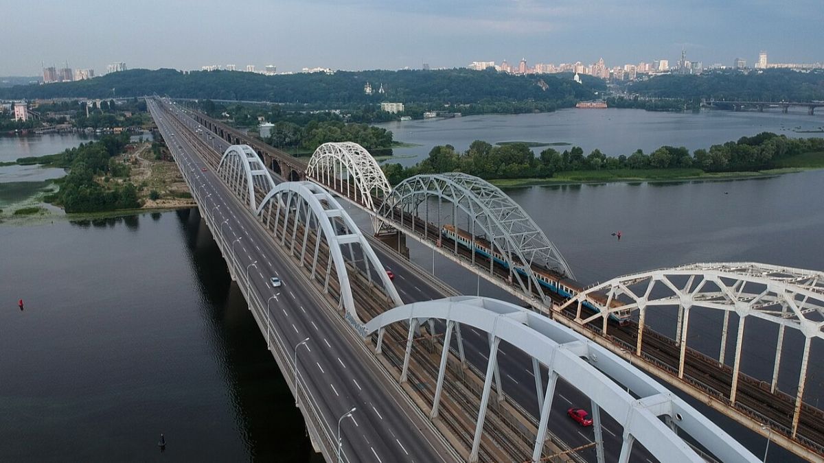 Київ готується до масштабної перевірки мостів і шляхопроводів Київ готується до масштабної перевірки мостів і шляхопроводів
