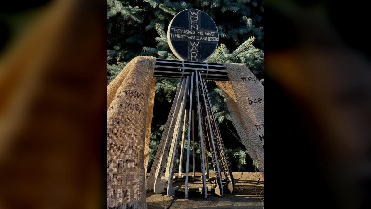 Мотанка «Голоси Захисників» — оберіг з рядками військових поетів на фестивалі «Прояв», ВДНГ Київ
