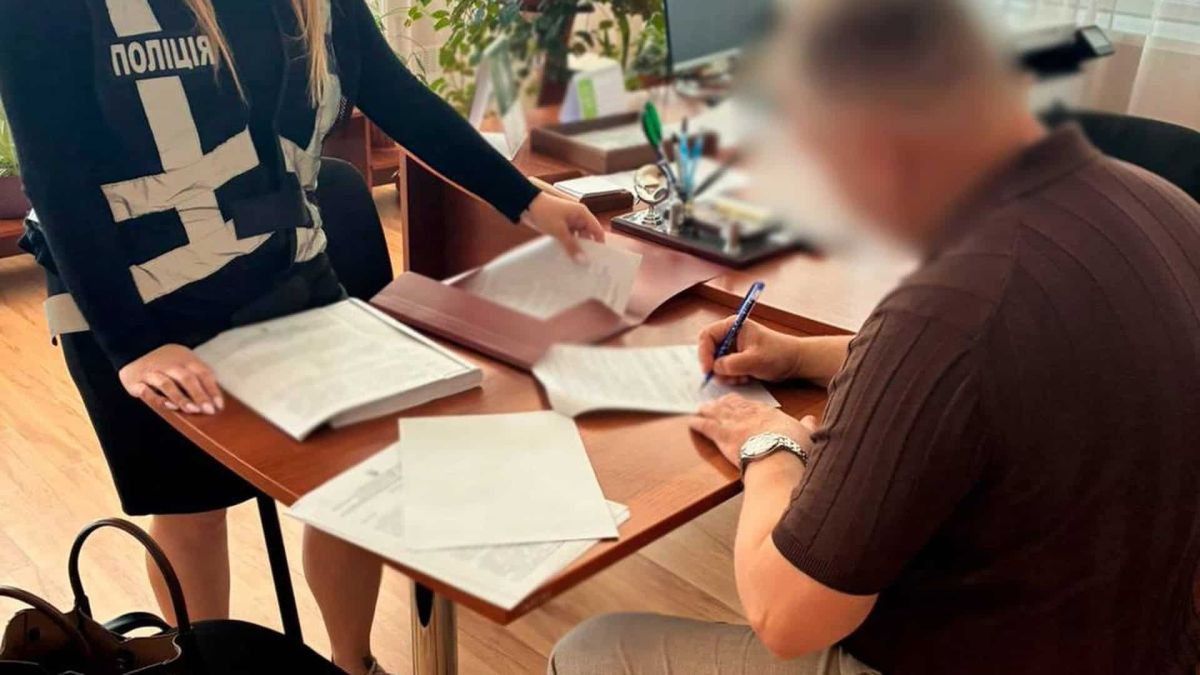 Поліція Києва повідомила про підозру ексначальнику управління освіти Поліція Києва повідомила про підозру ексначальнику управління освіти Солом'янської РДА через збитки на 5,4 млн грн