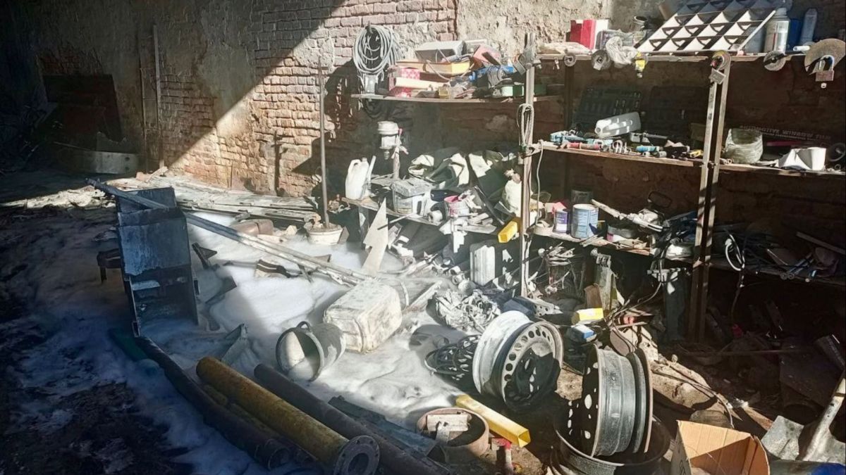Вибух у гаражі на Білоцерківщині: зварювальник отримав опіки Рятувальники на місці вибуху у гаражному боксі в смт Ставище Білоцерківського району, постраждалий зварювальник