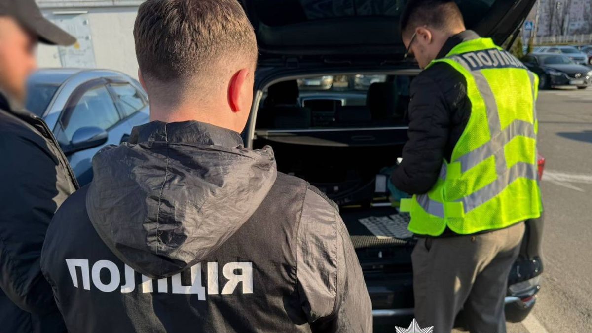 Поліція затримала киянина за допомогу зі складанням водійськ