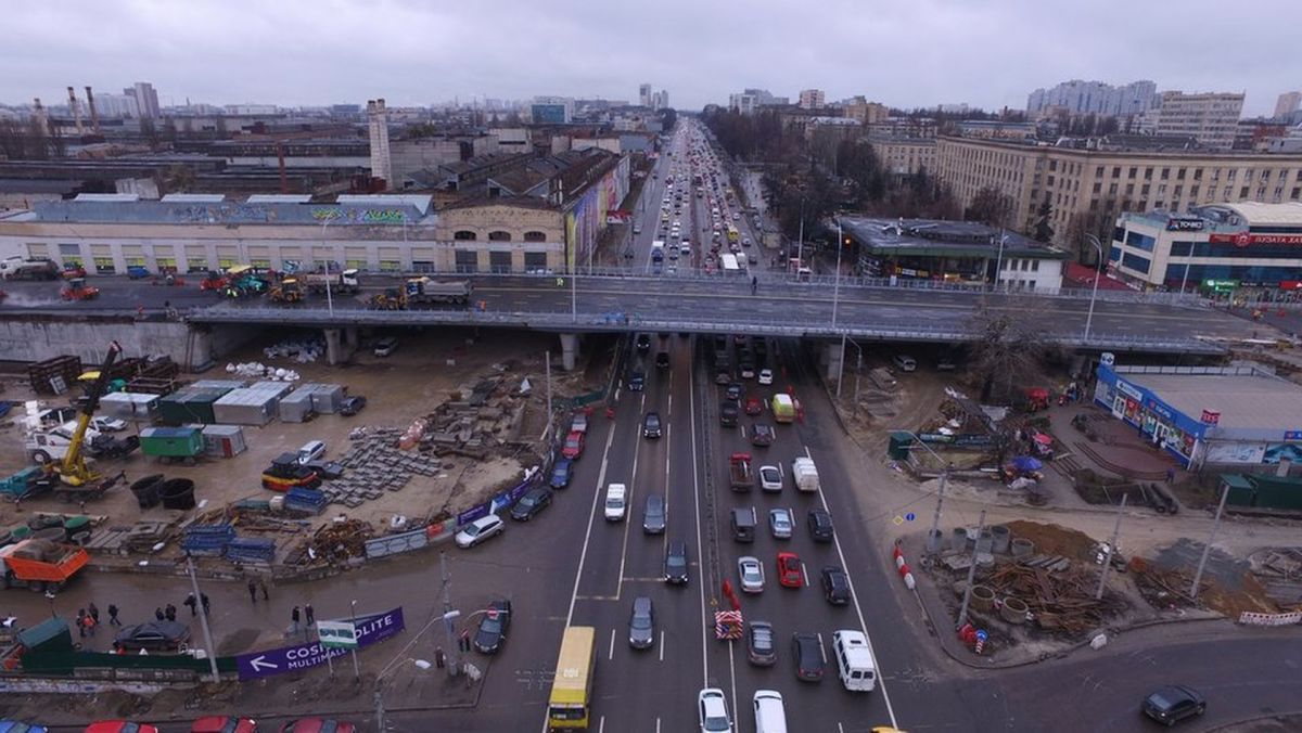 На Шулявці знесуть цех колишнього заводу «Більшовик» для добудови розв’язки Велика міська транспортна розв’язка з інтенсивним рухом автомобілів