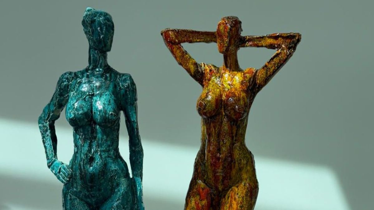 В Art Ukraine Gallery відкриють виставку понад 20 митців Дві бронзові жіночі скульптури Володимира Сая у бірюзовому та вохристому кольорах на виставці Art Ukraine Gallery