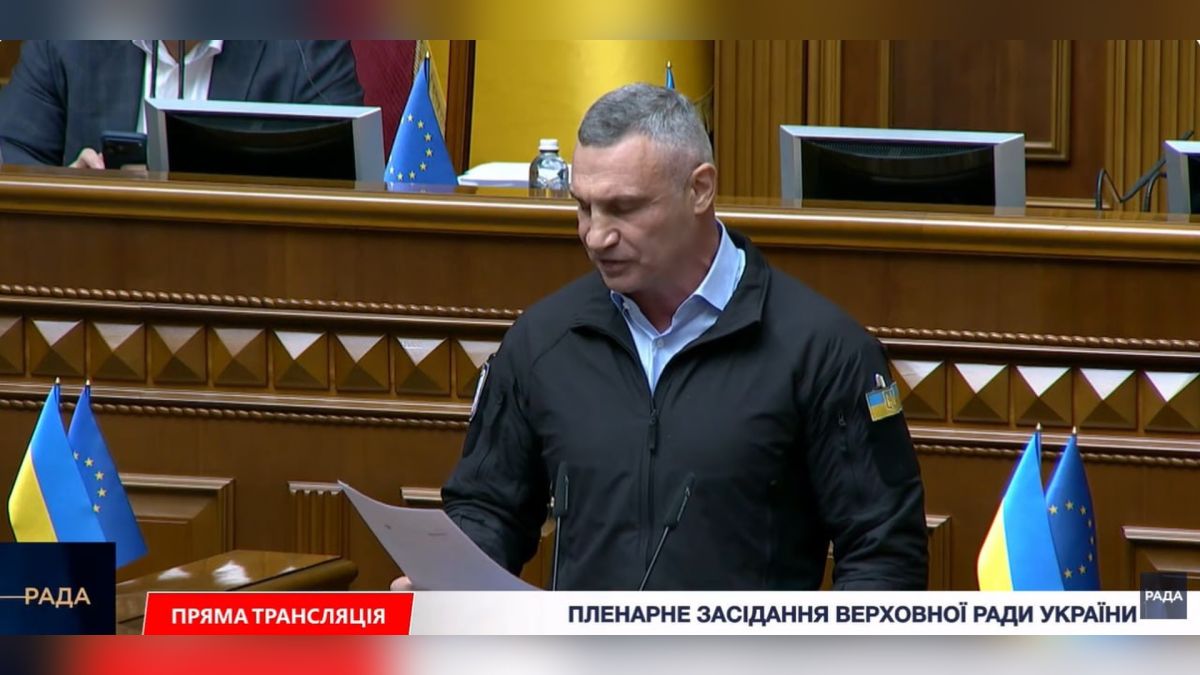 Кличко: цього року по енергосистемі Києва вже близько 50 влучань Міський голова Києва Віталій Кличко виступає з трибуни Верховної Ради під час пленарного засідання