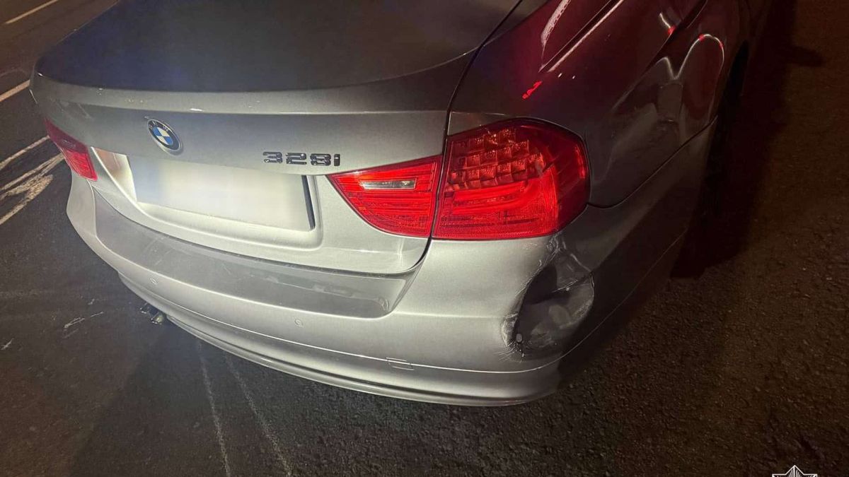 Патрульні у Печерському районі Києва зупинили водія BMW з 1,49 проміле, який втік після зіткнення з Infiniti і ніколи не мав прав
