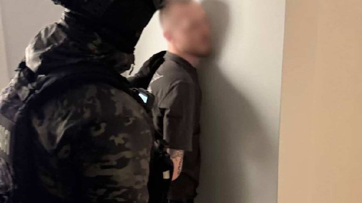 Поліція Києва затримала фігуранта на хабарі $3 500 за тилову службу